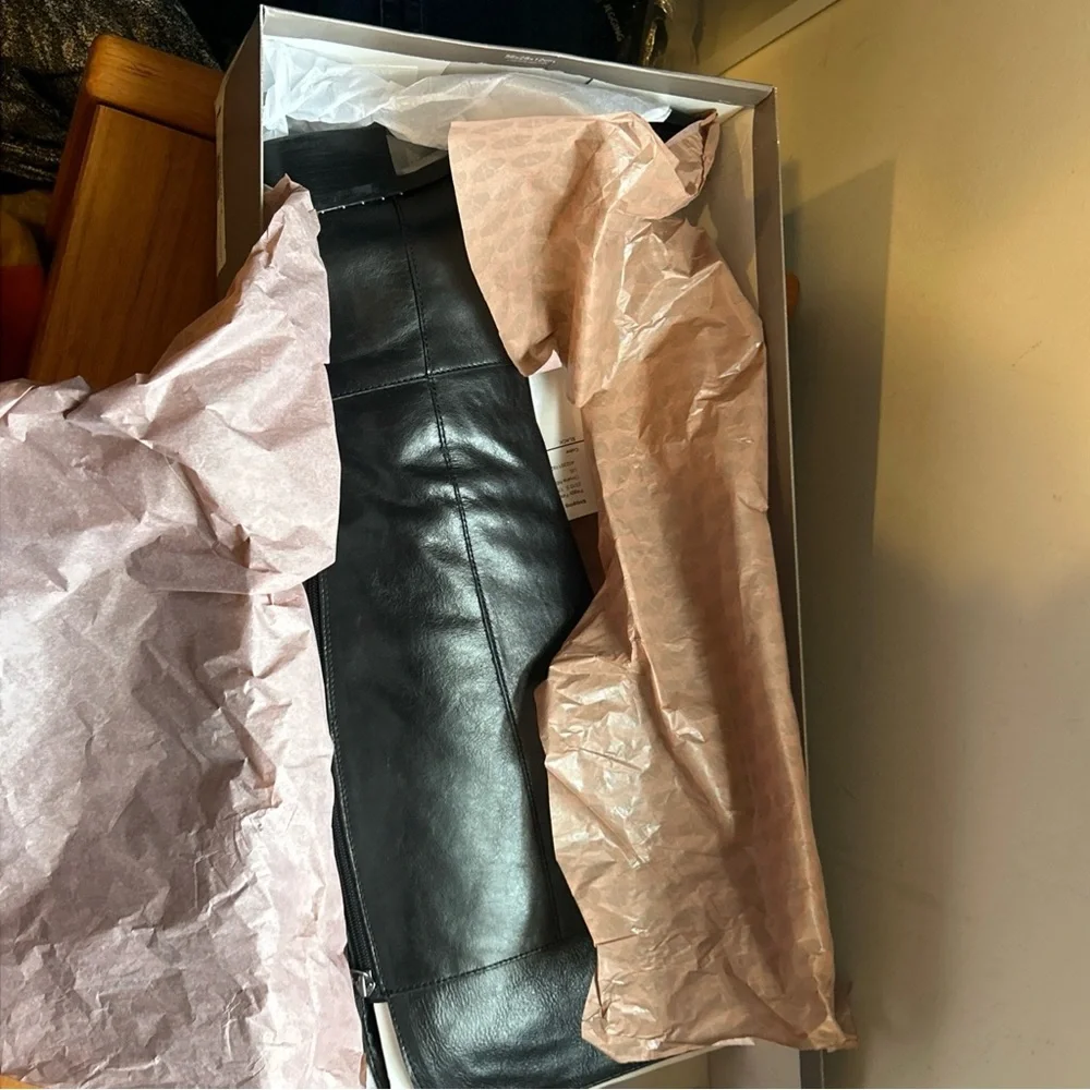 NEW IN BOX Franco Sarto Daya Tall Black Leather Boots SZ 8 1/2 - Picture 3 of 15